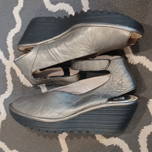Fly London Yala Metallic Wedge Peep Toe Sandals Women's 41 - Picture 9 of 12